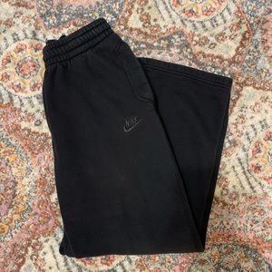 All Black NIKE sweatpants size medium